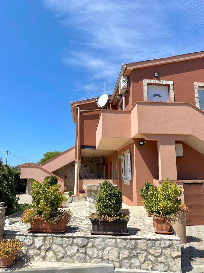 Apartmani Goga Biograd Na Moru Esterno foto