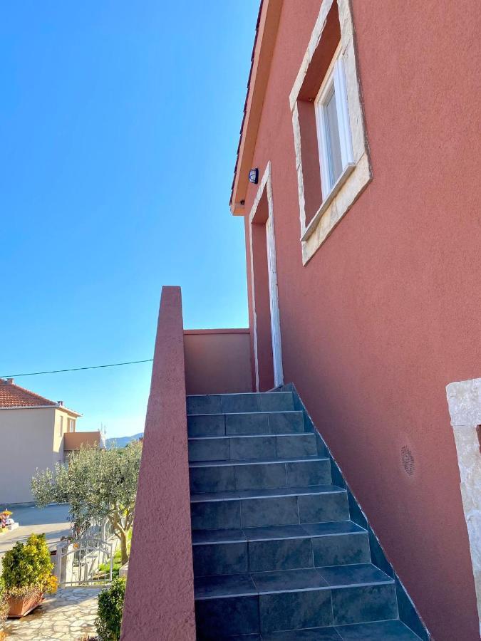 Apartmani Goga Biograd Na Moru Esterno foto