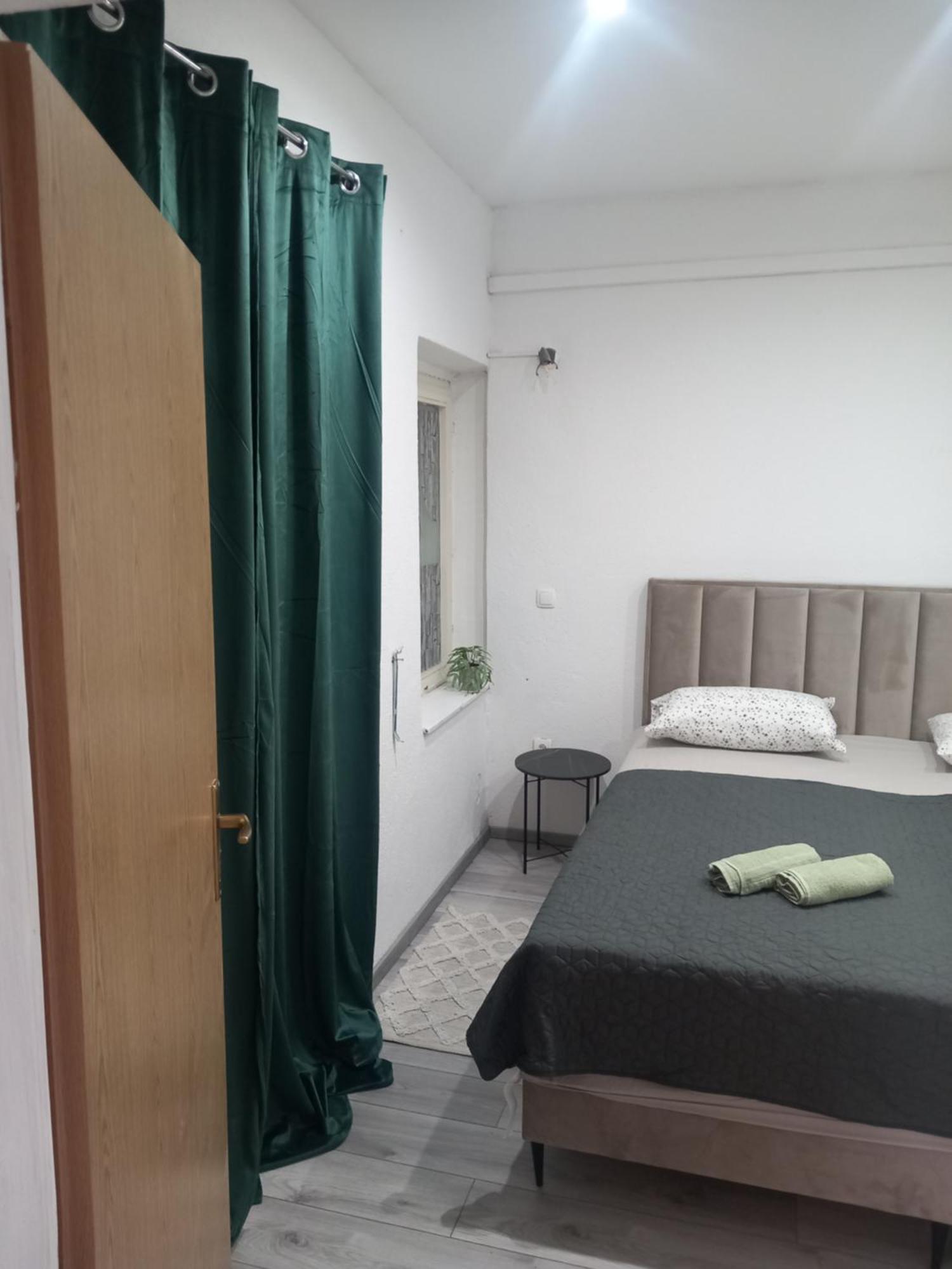 Apartmani Goga Biograd Na Moru Esterno foto