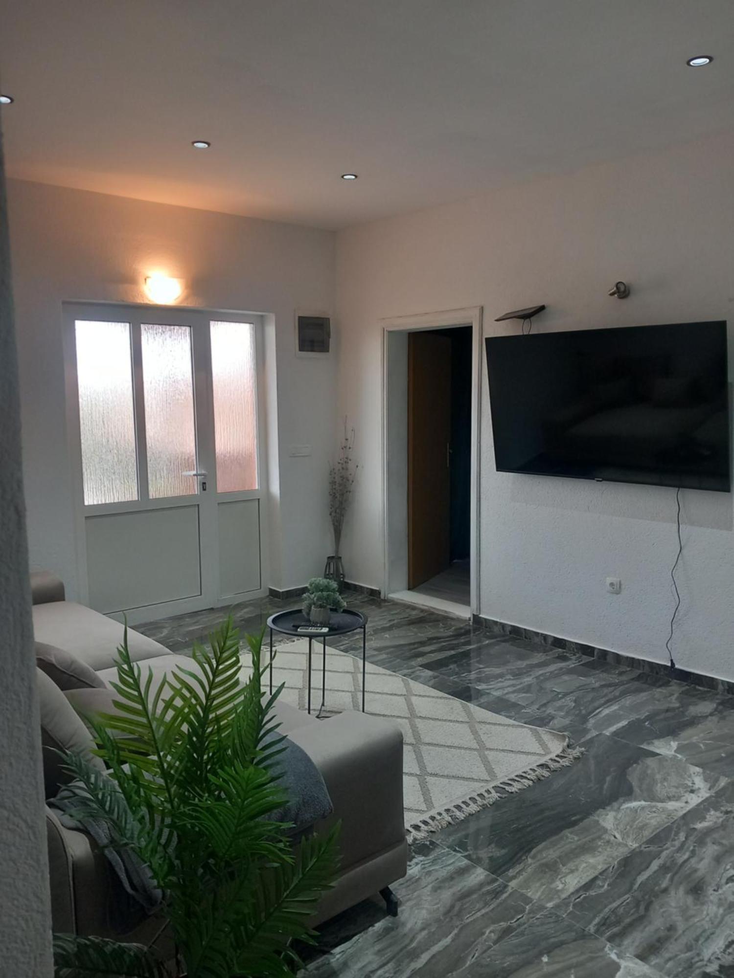 Apartmani Goga Biograd Na Moru Esterno foto
