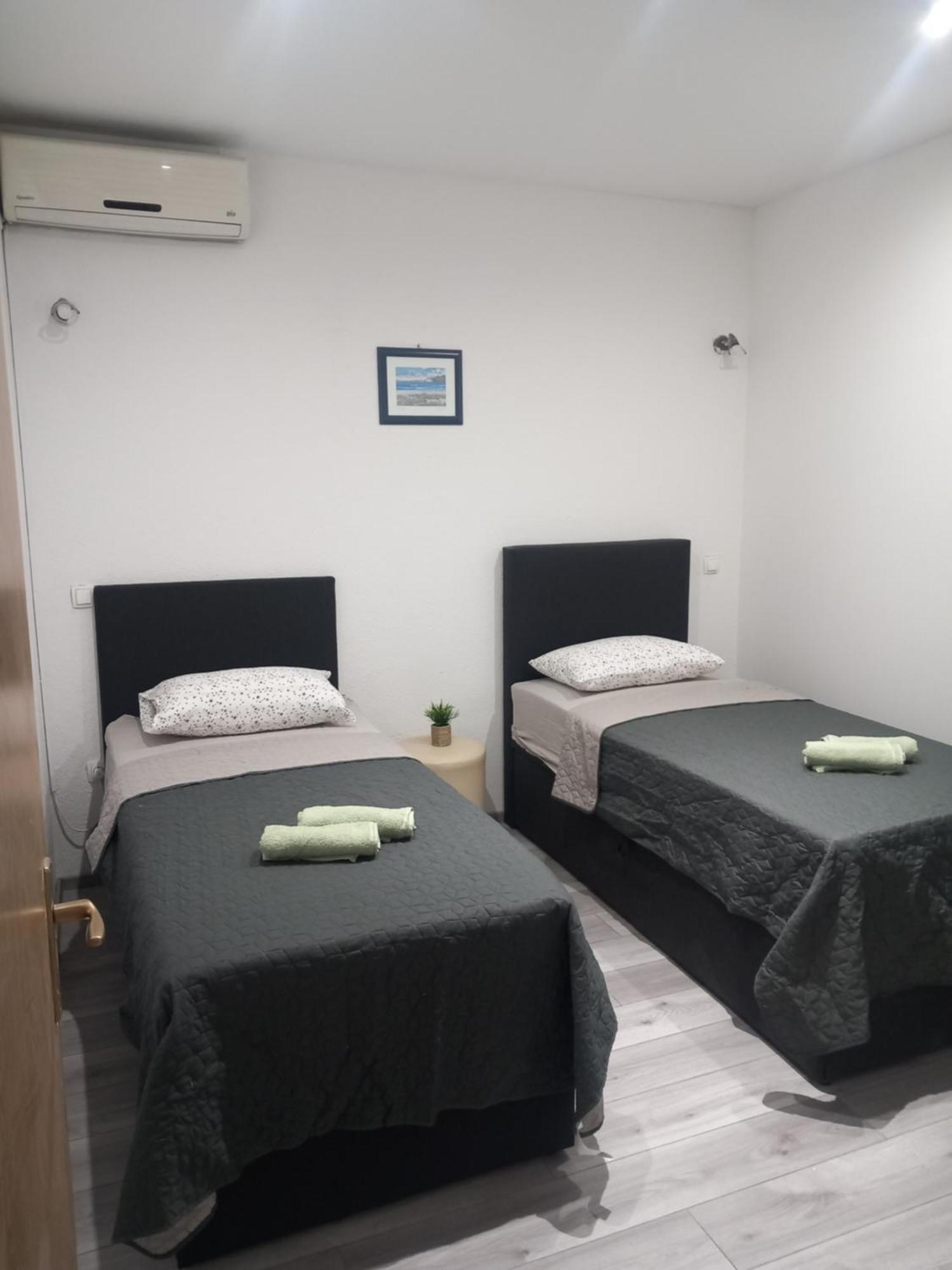 Apartmani Goga Biograd Na Moru Esterno foto