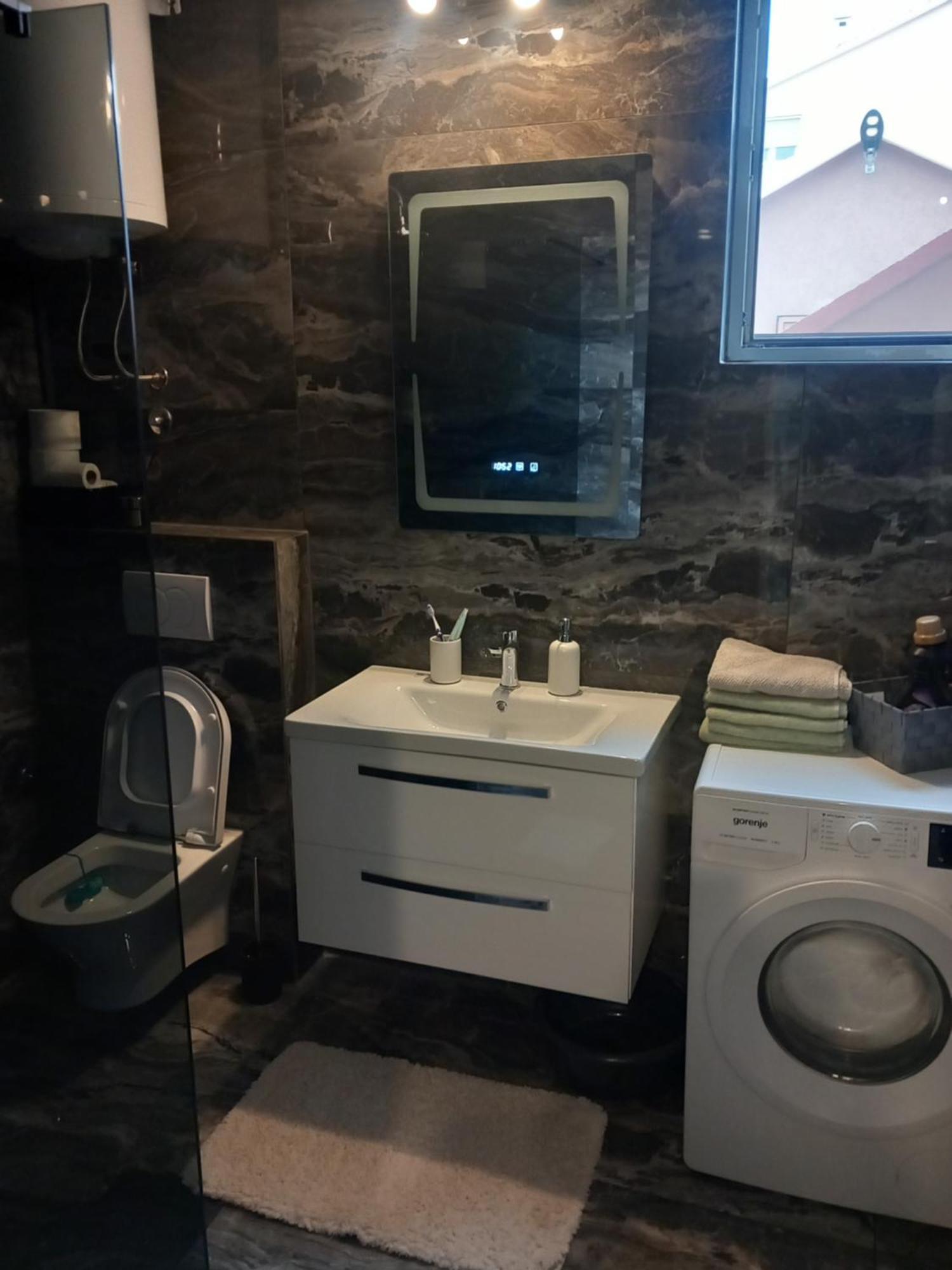Apartmani Goga Biograd Na Moru Esterno foto