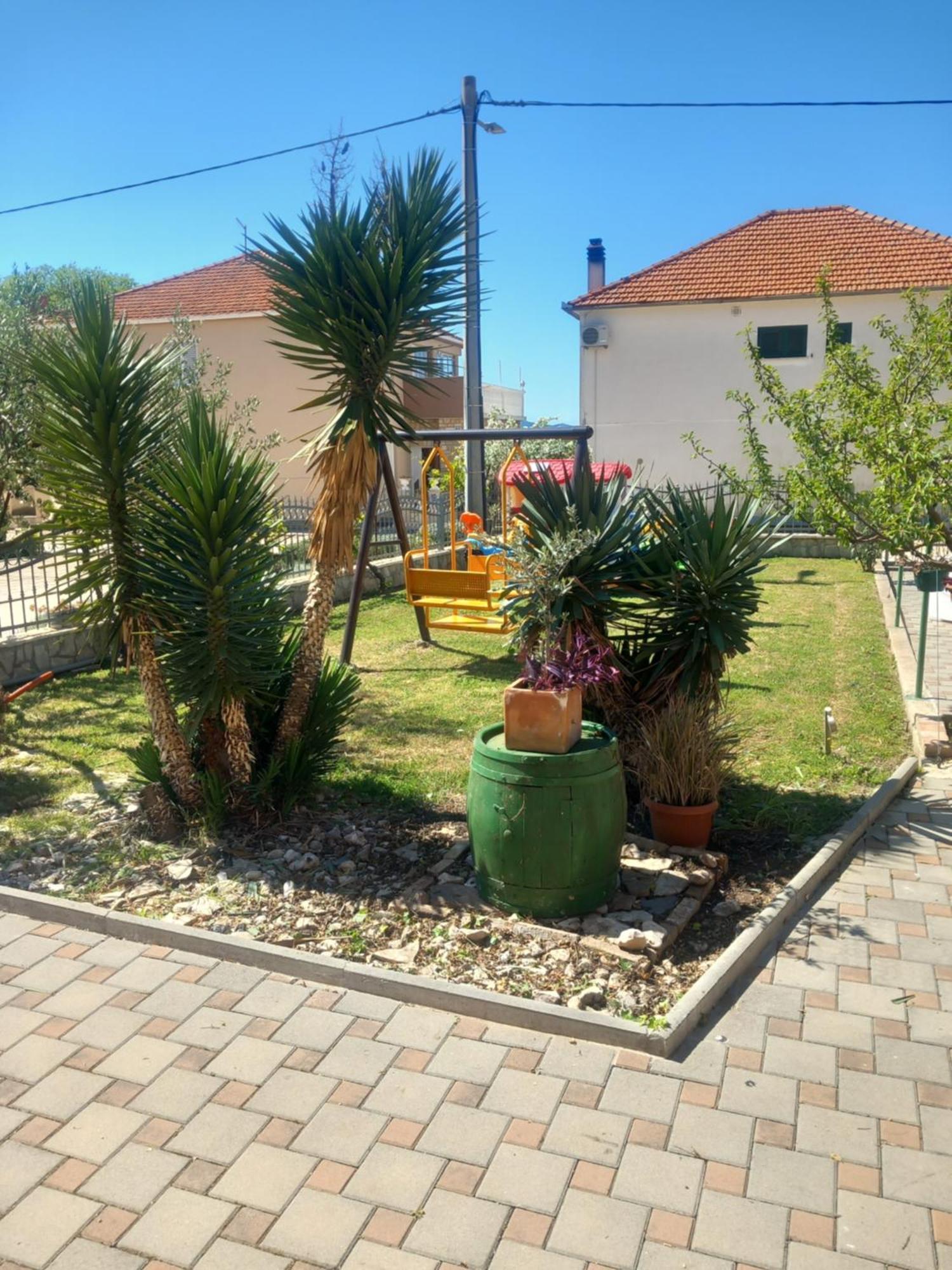Apartmani Goga Biograd Na Moru Esterno foto